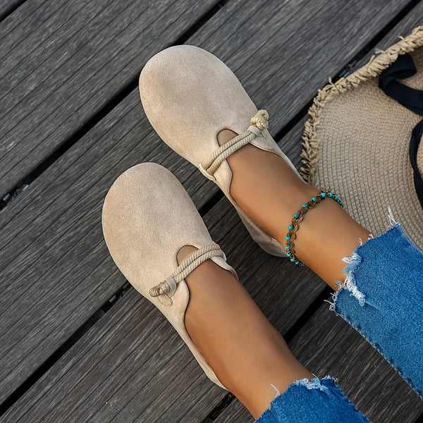 Lucy | Elegant and Flexible Casual Shoe
