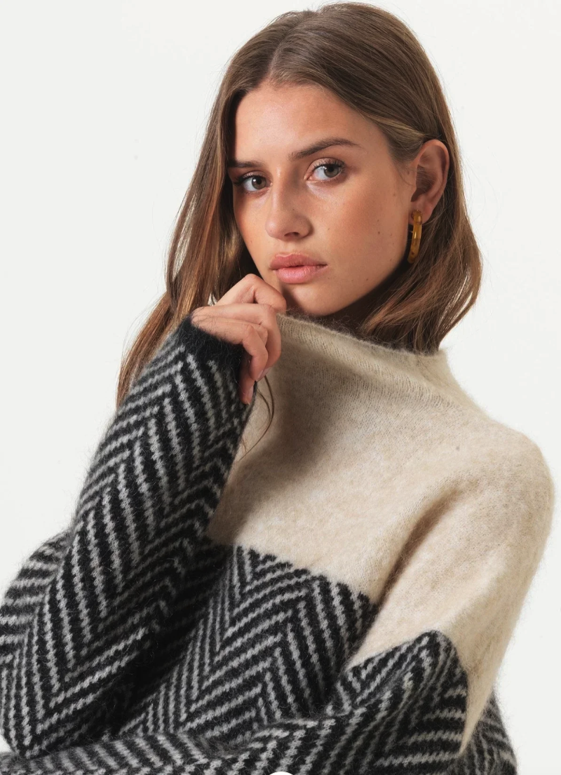 Adelie| Premium Turtleneck
